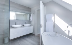 modern-minimalist-bathroom-3115450_1280 (1)